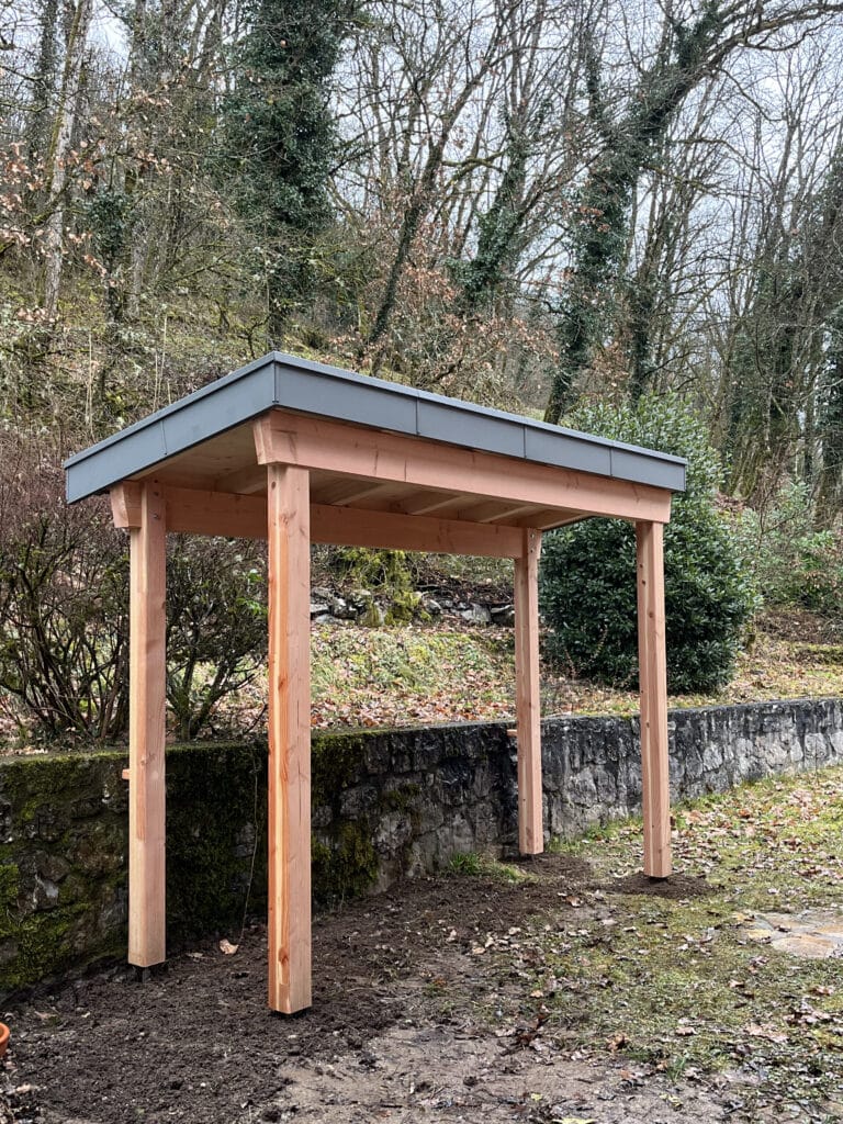 Photo d'un abri bois construit par Gael Pecoul Menuisier à Annecy