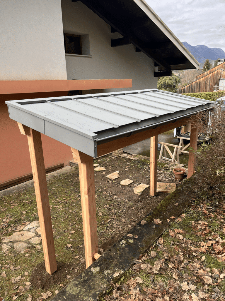 Photo d'un abri bois construit par Gael Pecoul Menuisier à Annecy